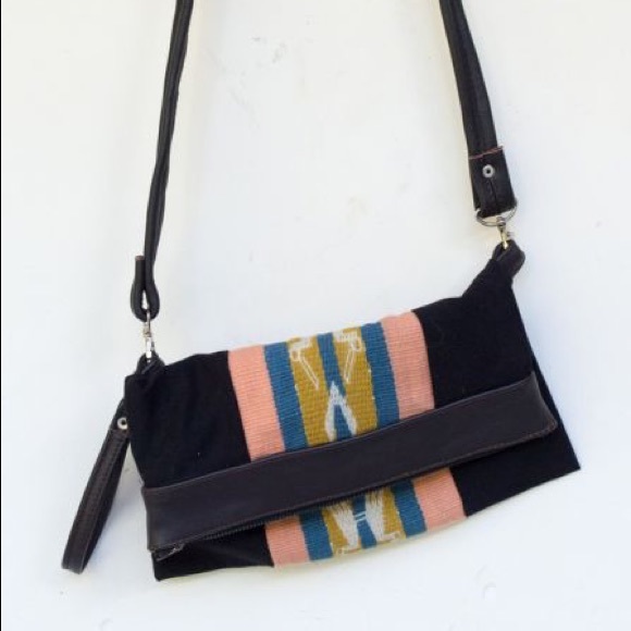 Awamaki Handbags - Handwoven Peruvian Wool & Leather Crossbody